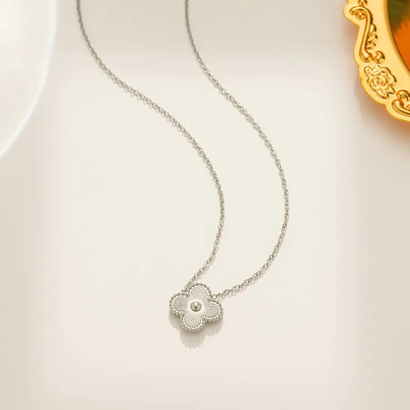 Trendy Laser Four-Leaf Clover Choker Necklace Set