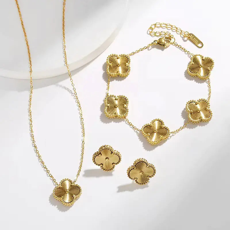 Trendy Laser Four-Leaf Clover Choker Necklace Set